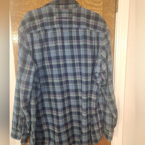 Duluth Trading Company Flannel Buttom up long sleeve shirt - Picture 2 of 3